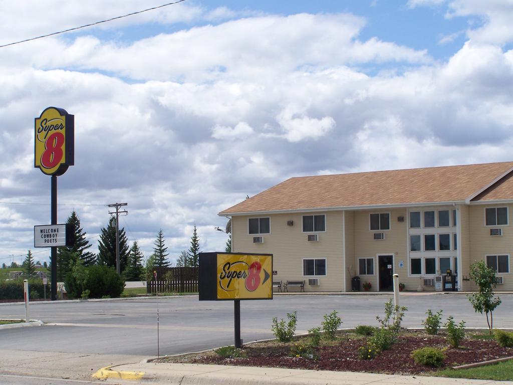 Super 8 By Wyndham Lewistown Hotel Exterior foto