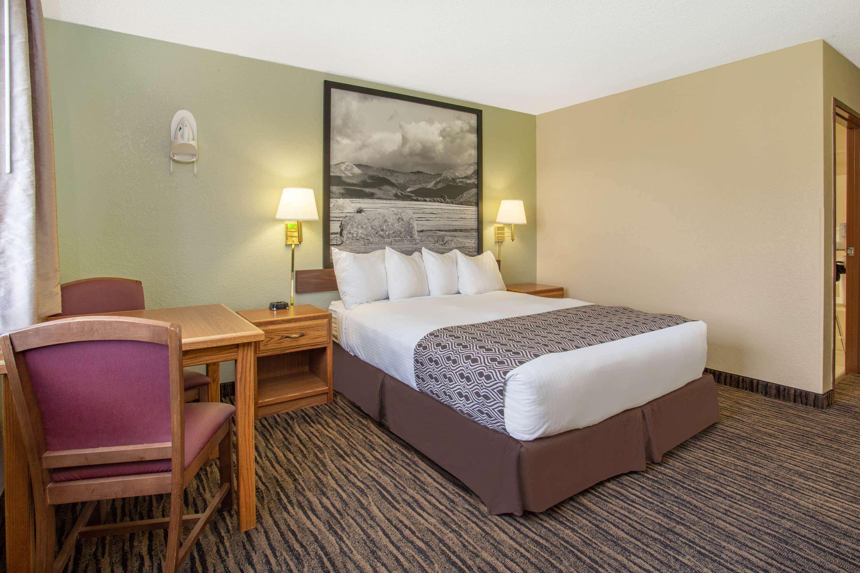 Super 8 By Wyndham Lewistown Hotel Exterior foto