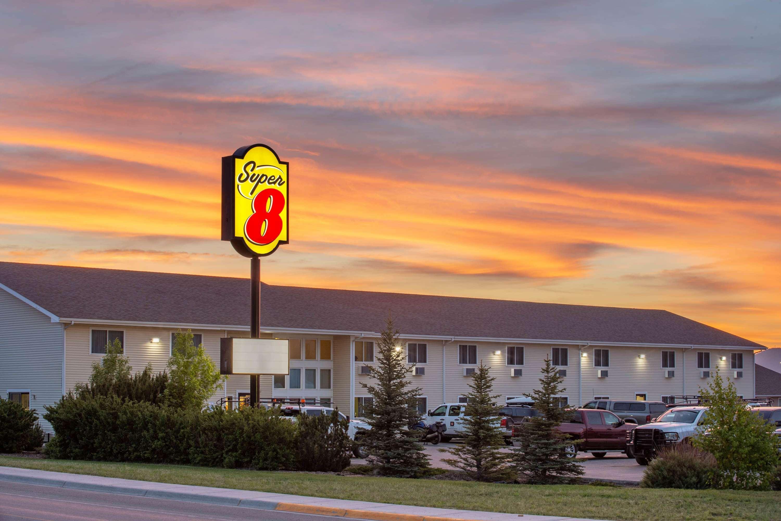 Super 8 By Wyndham Lewistown Hotel Exterior foto