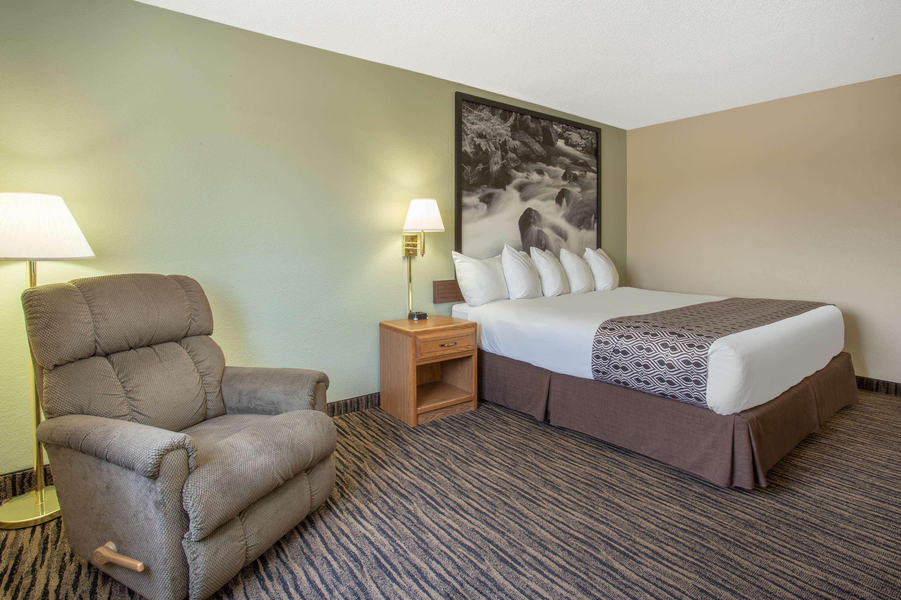 Super 8 By Wyndham Lewistown Hotel Exterior foto